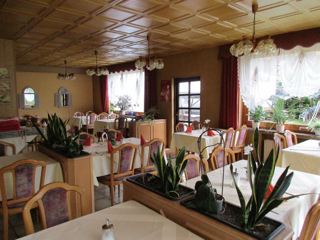 Weimer Hotel Weinähr Buitenkant foto