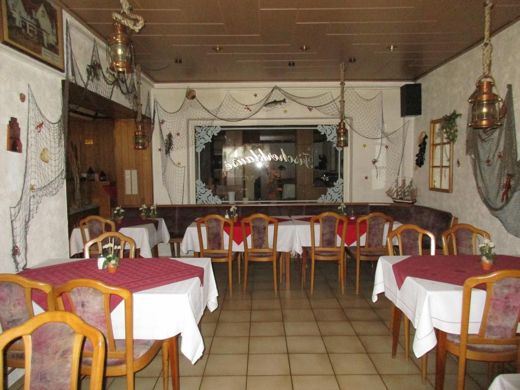 Weimer Hotel Weinähr Buitenkant foto
