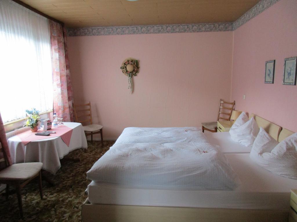 Weimer Hotel Weinähr Buitenkant foto